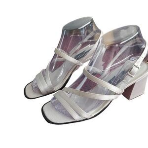 - Kenneth Cole Unlisted size 7 EX COND  fabric uppers like new